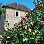 Апартаменты Stone House With Hammam In Saint-estephe *