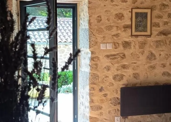 Lejlighed Stone House With Hammam In Saint-estephe